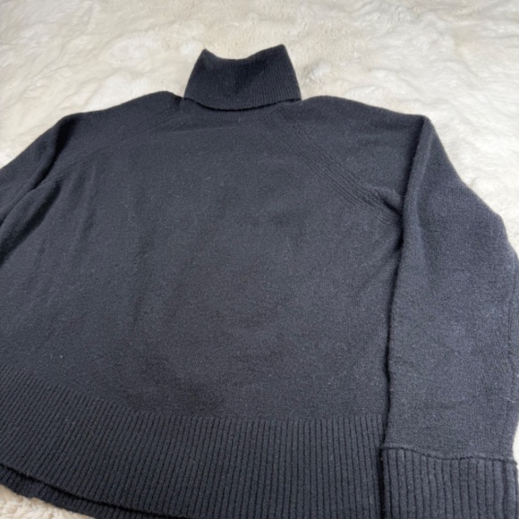 J. Crew Women's Wool Blend Turtle Neck Long Sleeve Sweater Black Medium - Picture 2 of 8